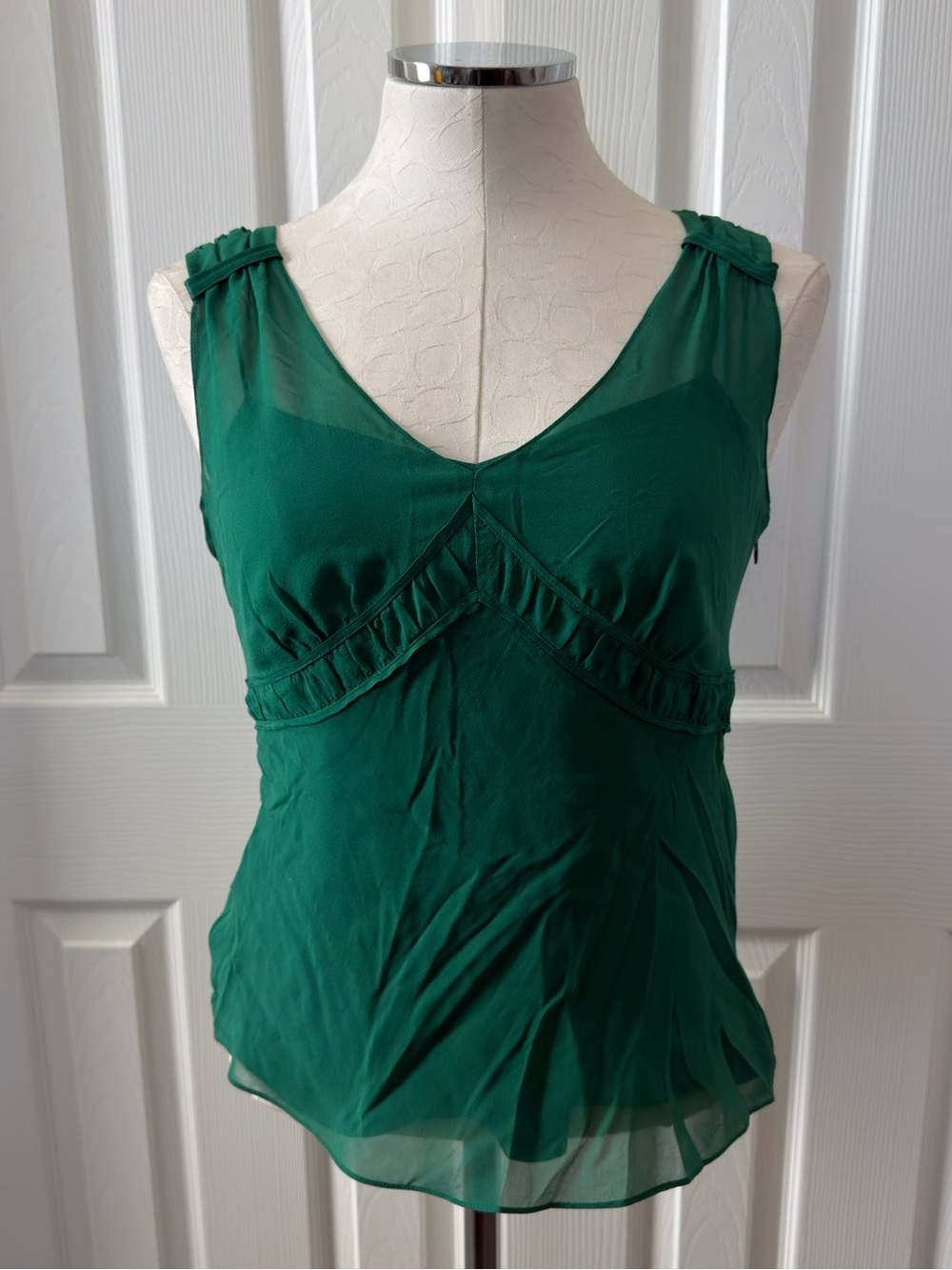 Ann Taylor Emerald Green Silk Sleeveless V Neck Side Zip Empire Waist Top Size S